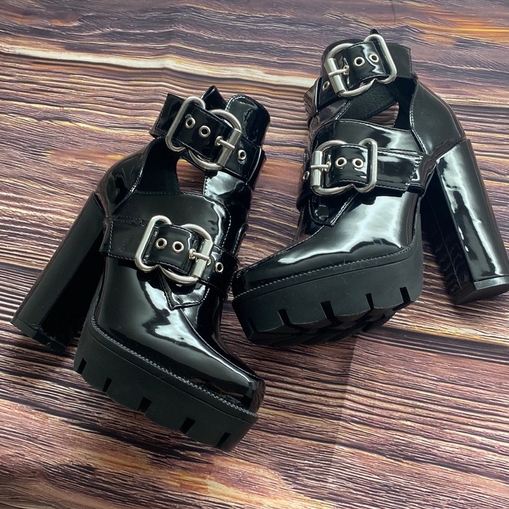 Fashion nova boots